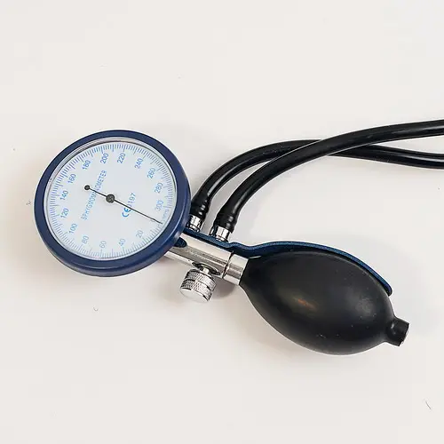 Medizinisches Aneroid-Blutdruckmessgerät mit Stethoskop
